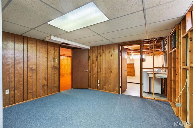 12131 McKelvey Road, Maryland Heights, MO 63043