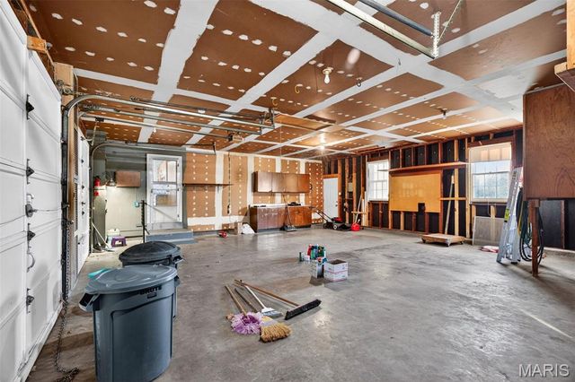 12131 McKelvey Road, Maryland Heights, MO 63043