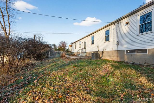 12131 McKelvey Road, Maryland Heights, MO 63043