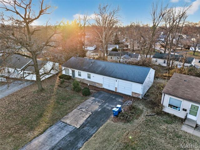 12131 McKelvey Road, Maryland Heights, MO 63043