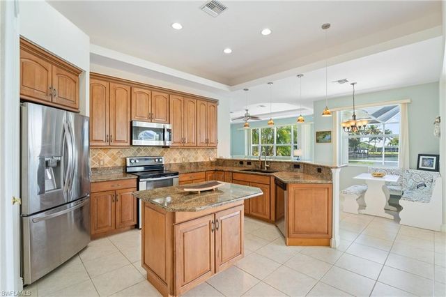 2506 Retunda PKWY W, Cape Coral, FL 33904