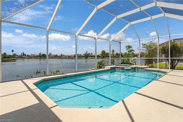 2506 Retunda PKWY W, Cape Coral, FL 33904