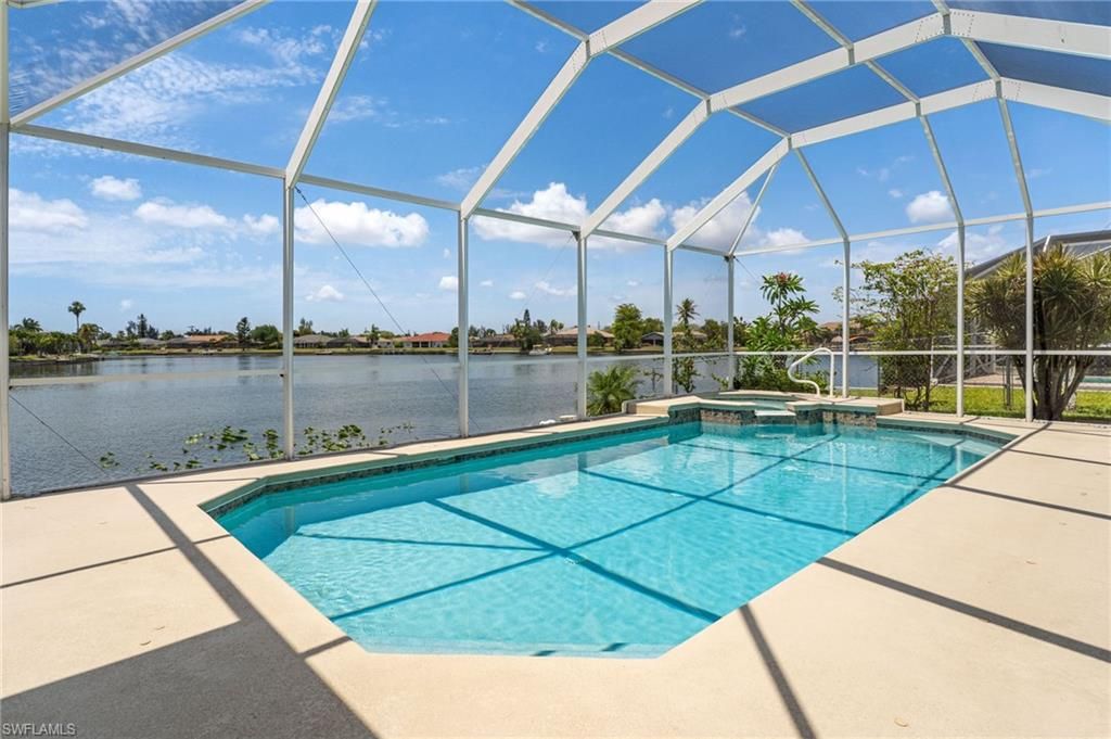 Image 40 of property listing at 2506 Retunda PKWY W, Cape Coral, FL 33904