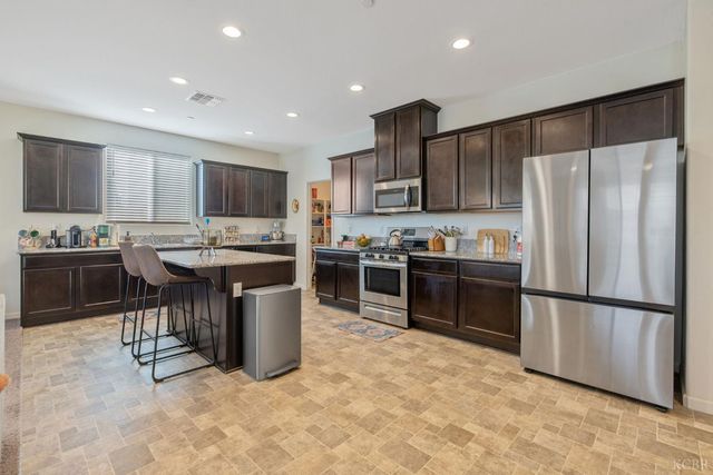 495 Pearl Drive, Lemoore, CA 93245