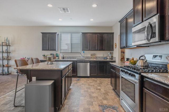 495 Pearl Drive, Lemoore, CA 93245