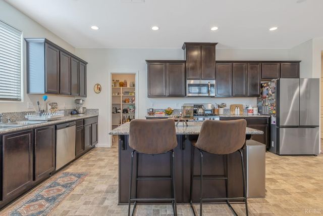 495 Pearl Drive, Lemoore, CA 93245