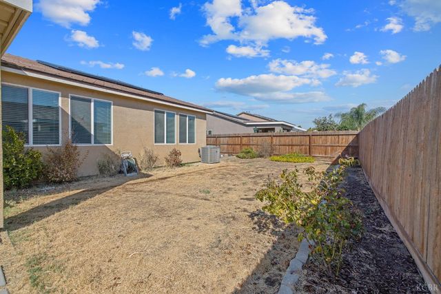 495 Pearl Drive, Lemoore, CA 93245