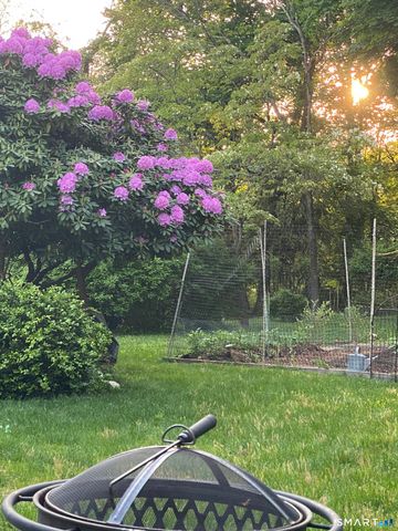 276 Dunnlea Road, Fairfield, CT 06824