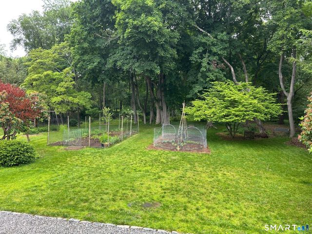 276 Dunnlea Road, Fairfield, CT 06824