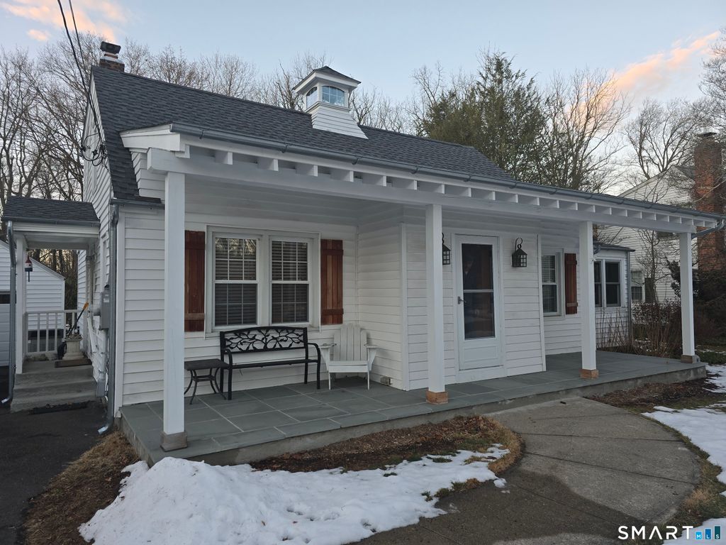 276 Dunnlea Road, Fairfield, CT 06824