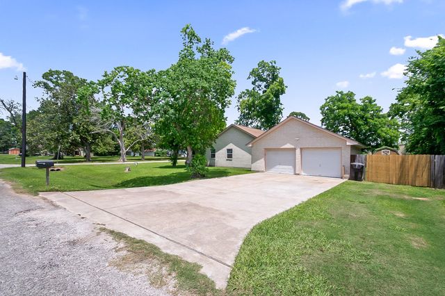 207 Centre Street, Brazoria, TX 77422