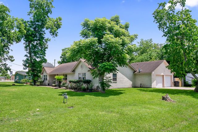 207 Centre Street, Brazoria, TX 77422