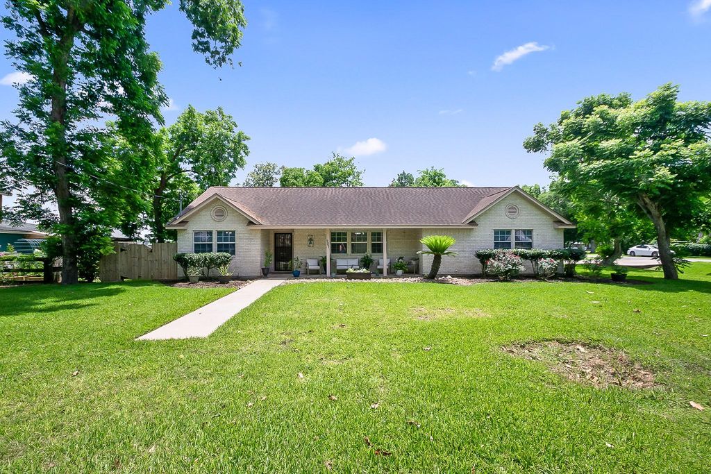 207 Centre Street, Brazoria, TX 77422