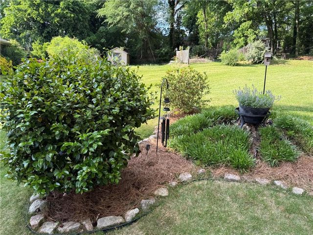 3195 Woodview Drive SE, Smyrna, GA 30082