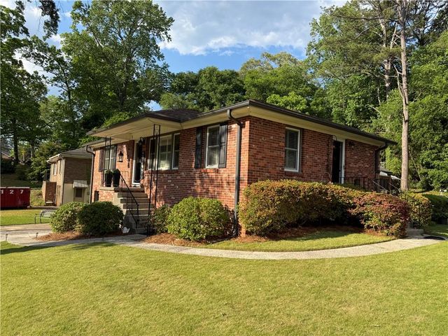 3195 Woodview Drive SE, Smyrna, GA 30082