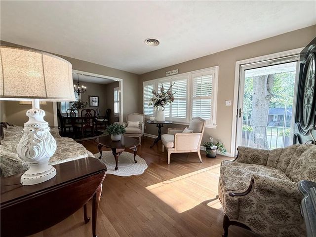 3195 Woodview Drive SE, Smyrna, GA 30082