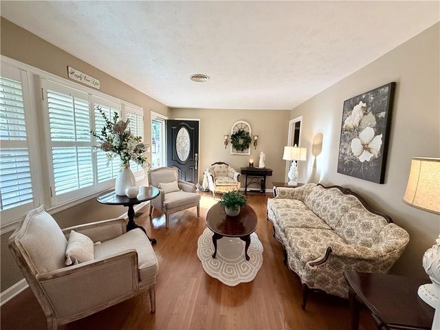 3195 Woodview Drive SE, Smyrna, GA 30082