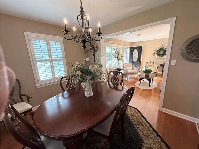 3195 Woodview Drive SE, Smyrna, GA 30082