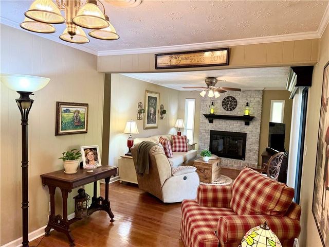 3195 Woodview Drive SE, Smyrna, GA 30082