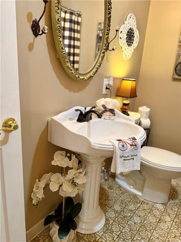 3195 Woodview Drive SE, Smyrna, GA 30082
