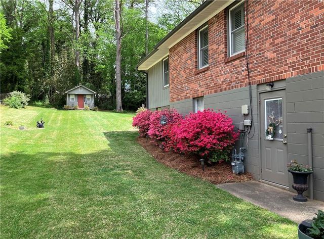 3195 Woodview Drive SE, Smyrna, GA 30082