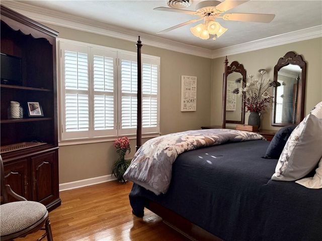 3195 Woodview Drive SE, Smyrna, GA 30082