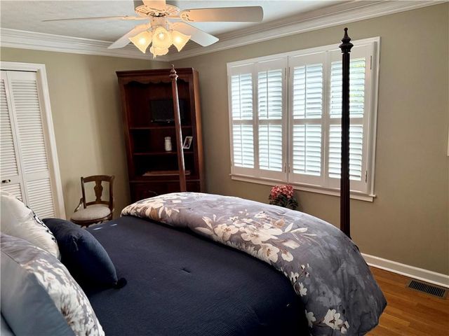 3195 Woodview Drive SE, Smyrna, GA 30082