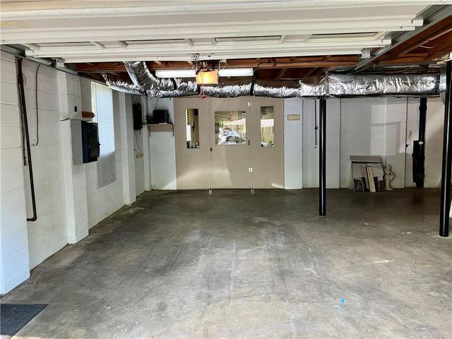 3195 Woodview Drive SE, Smyrna, GA 30082