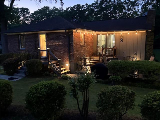 3195 Woodview Drive SE, Smyrna, GA 30082