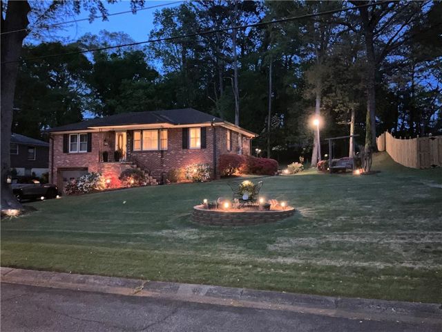3195 Woodview Drive SE, Smyrna, GA 30082