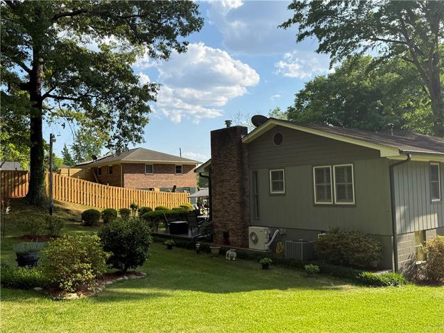 3195 Woodview Drive SE, Smyrna, GA 30082