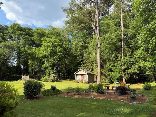 3195 Woodview Drive SE, Smyrna, GA 30082