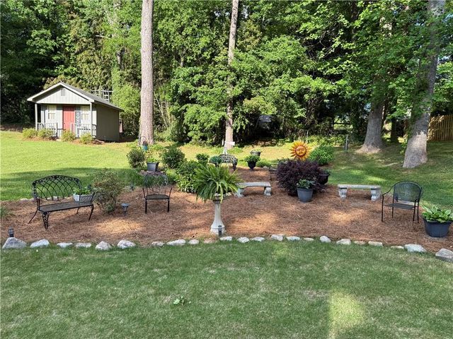 3195 Woodview Drive SE, Smyrna, GA 30082