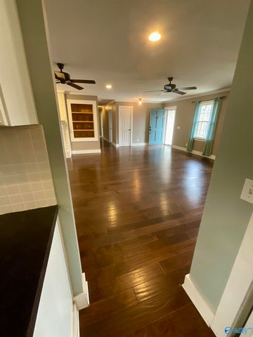 3424 Creek Circle, Guntersville, AL 35976