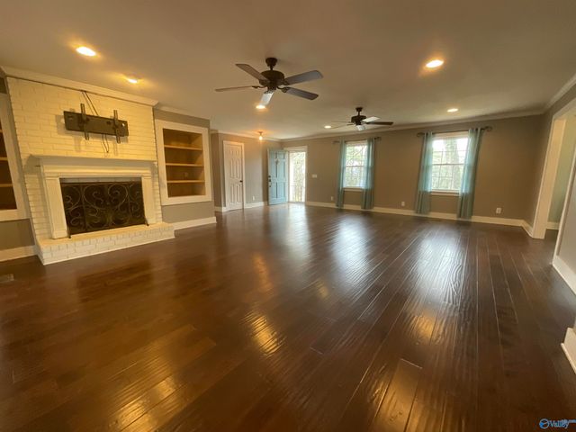 3424 Creek Circle, Guntersville, AL 35976