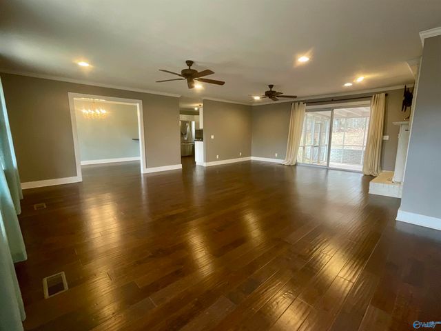 3424 Creek Circle, Guntersville, AL 35976