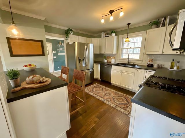 3424 Creek Circle, Guntersville, AL 35976