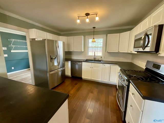 3424 Creek Circle, Guntersville, AL 35976