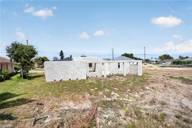 1003 NE 10th PL, Cape Coral, FL 33909