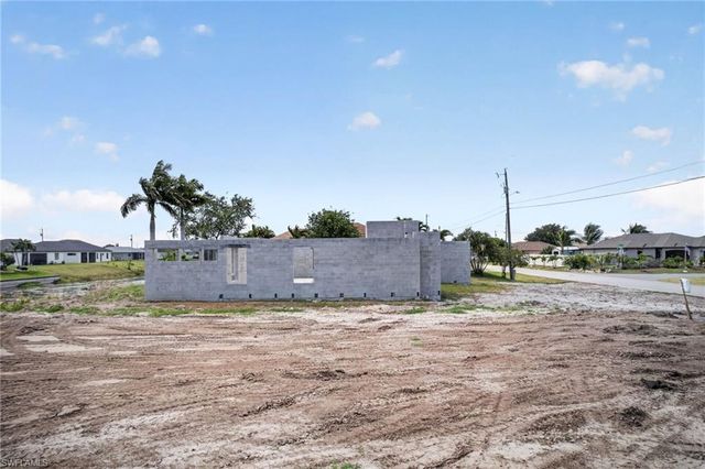 1003 NE 10th PL, Cape Coral, FL 33909