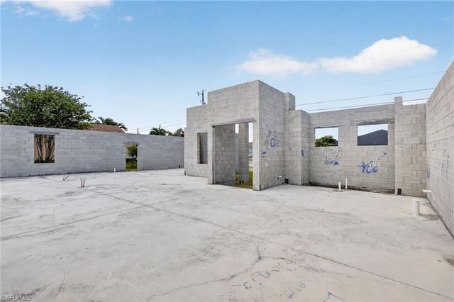 1003 NE 10th PL, Cape Coral, FL 33909