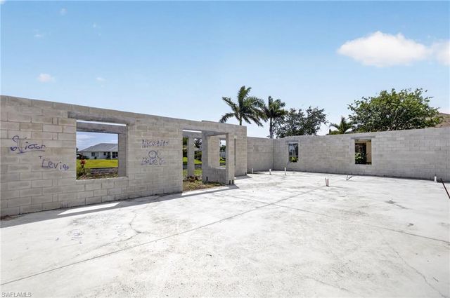 1003 NE 10th PL, Cape Coral, FL 33909