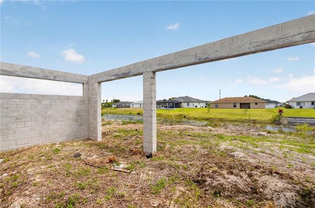 1003 NE 10th PL, Cape Coral, FL 33909