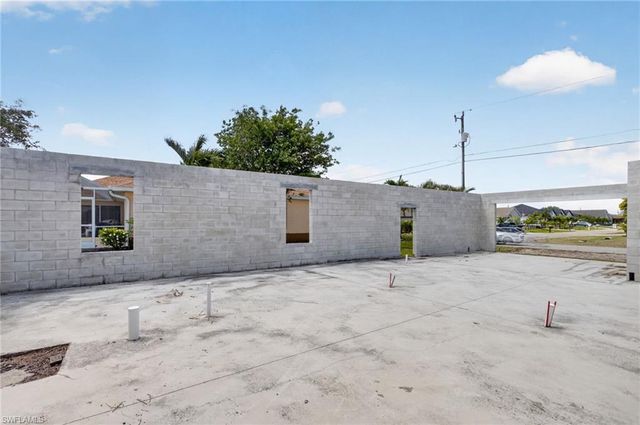 1003 NE 10th PL, Cape Coral, FL 33909