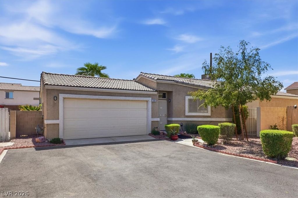 5293 Mineral Lake Drive, Las Vegas, NV 89122 — exterior