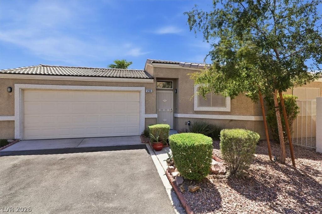 5293 Mineral Lake Drive, Las Vegas, NV 89122 — photo 2