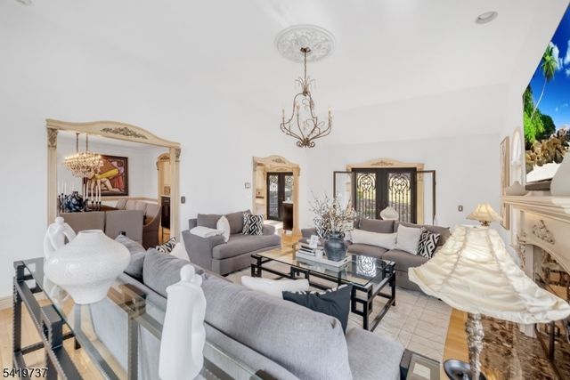 4 Michele Ct, Wayne Twp., NJ 07470