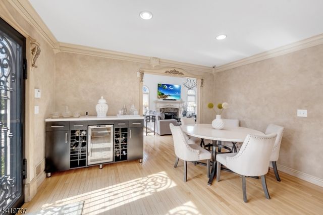 4 Michele Ct, Wayne Twp., NJ 07470