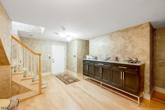 4 Michele Ct, Wayne Twp., NJ 07470