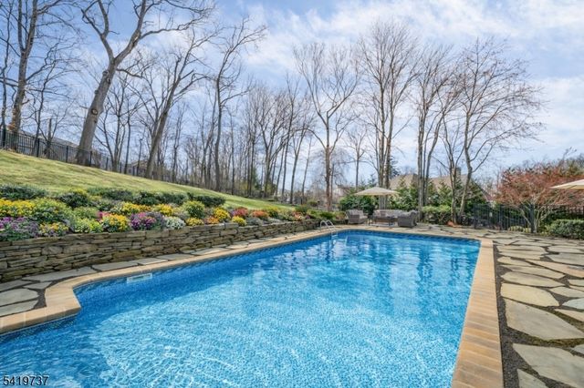4 Michele Ct, Wayne Twp., NJ 07470